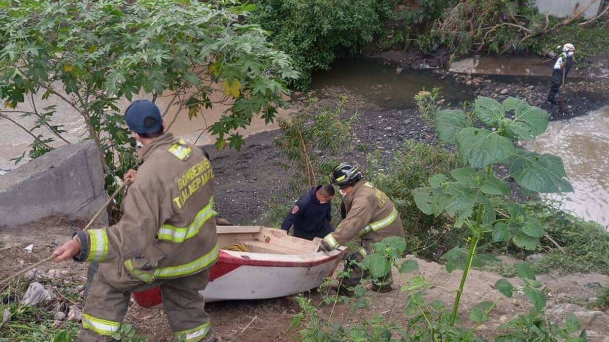 Video: Mujer cae al Río de los Remedios y es arrastrada por la corriente