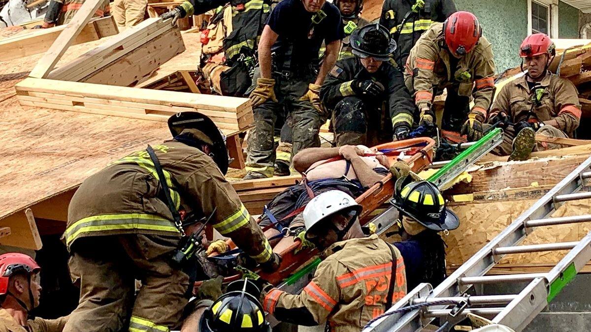 Edificio en construcción colapsó en Washington; hay cinco heridos