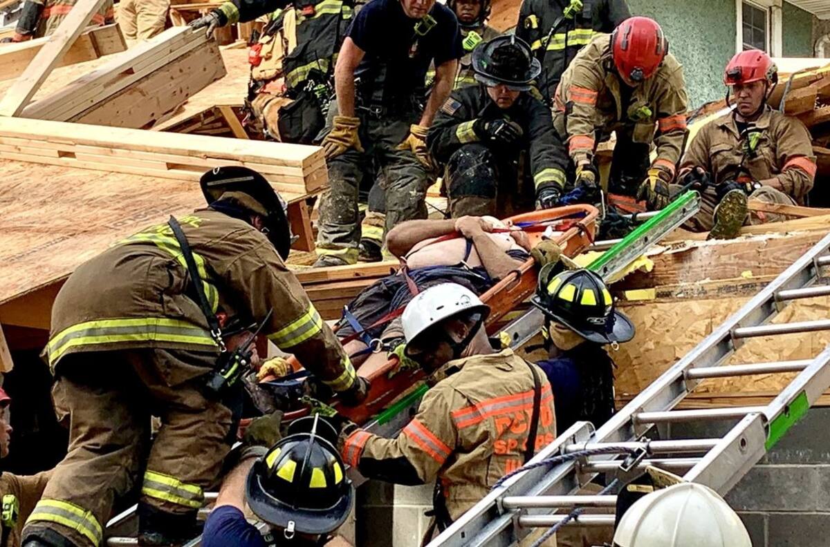 Edificio en construcción colapsó en Washington; hay cinco heridos