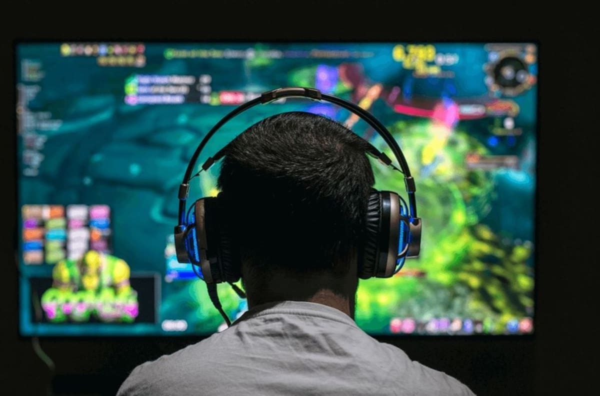 Adolescente confiesa haber matado a su familia tras perder partida un juego en línea