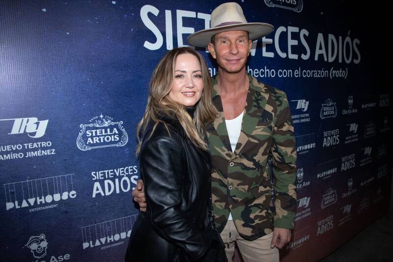 Erik Rubín y Andrea Legarreta comparten una mansión en Acapulco.