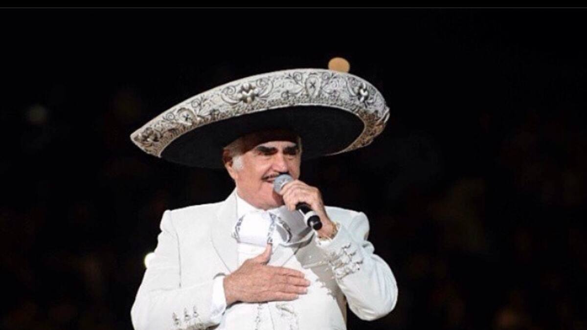 Celebridades suman su talento para rendir homenaje a Vicente Fernández y enviarle buenos deseos