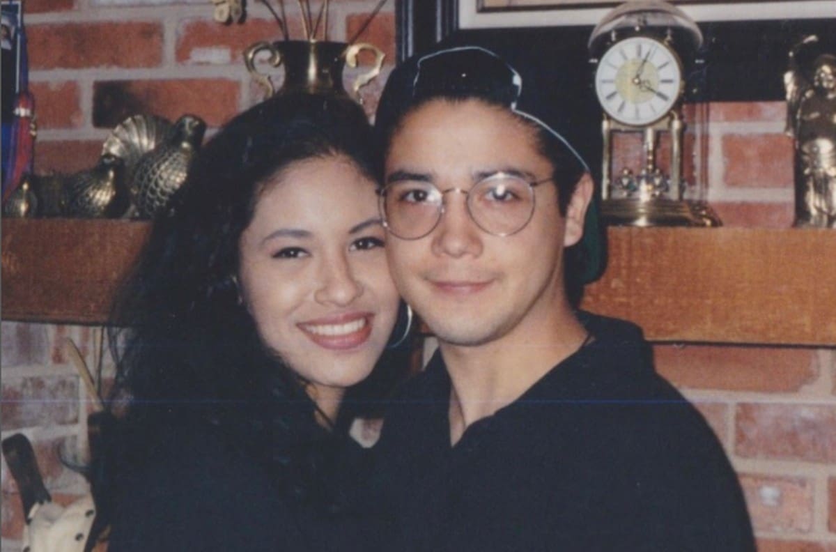 Esposo de Selena Quintanilla le envía amoroso mensaje a 27 años de su muerte