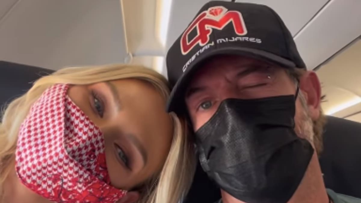 Gabriel Soto disfruta de merecidas vacaciones con Irina Baeva en Grecia