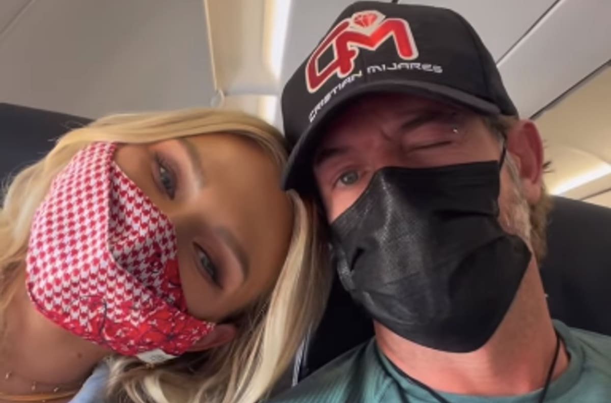Gabriel Soto disfruta de merecidas vacaciones con Irina Baeva en Grecia