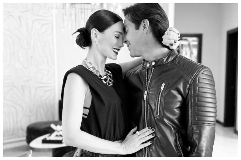 Charito y Alejandro D'Alessio anunciaron su separación. Estuvieron 16 años juntos y hace 5 años ella adoptó el apellido de su marido. No ha dicho si retomará su apellido de soltera.