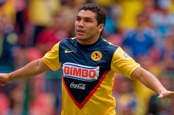 Salvador Cabañas habría fichado por el Manchester United antes de su trágico accidente