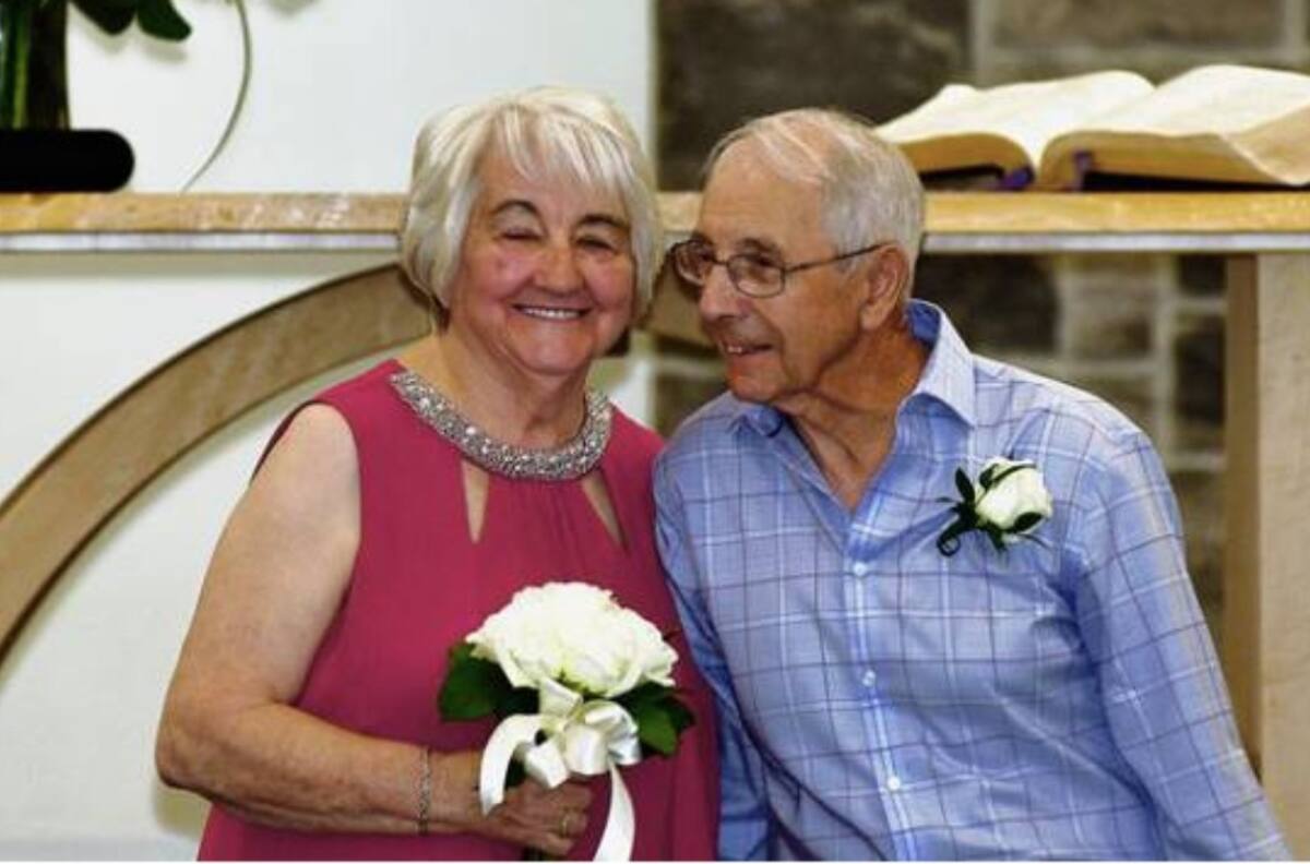 ¡Amor verdadero! Pareja se reencuentra 70 años después y se casan