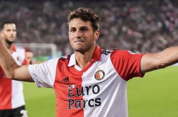 El gol de Santiago Giménez ante la Lazio con dedicatoria especial a Gerardo Martino