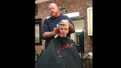 Video: Un peluquero le hace una broma pesada a un niño y se hace viral