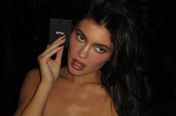 Kylie Jenner lanza “Khy, drop 002″ la segunda parte de su propia línea de ropa