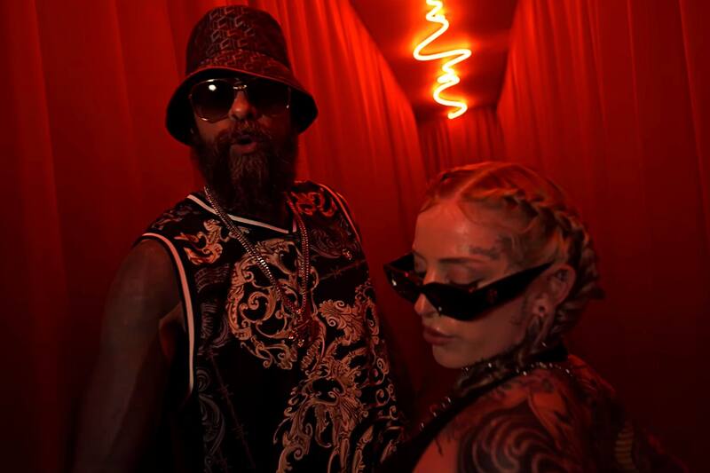 Cartel de Santa en la Feria de Puebla 2023.