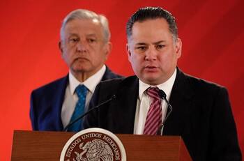 Santiago Nieto renuncia a la UIF tras polémica de su boda en Guatemala