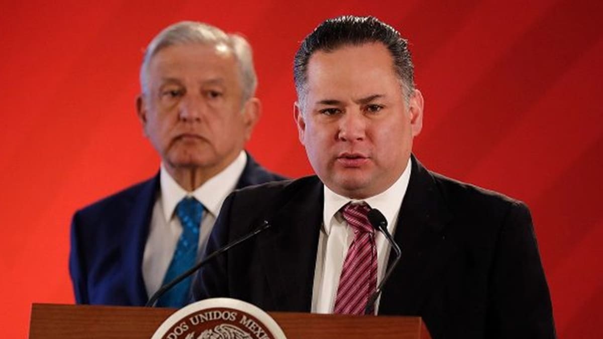 Santiago Nieto renuncia a la UIF tras polémica de su boda en Guatemala