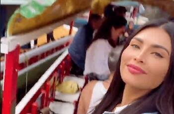 Critican a Kristal Silva por asistir a fiesta en trajineras de Xochimilco sin cubrebocas
