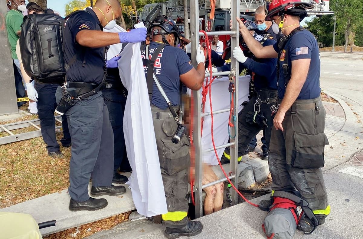 No andaba de parranda, estaba en una alcantarilla: Bomberos rescatan a mujer reportada como desaparecida en Florida