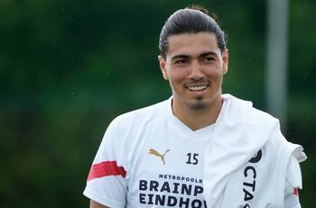 Erick Gutiérrez podría salir del PSV, tiene ofertas de Inglaterra y España