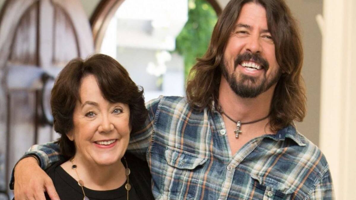Dave Grohl lanza “From Cradle to Stage”, una serie que hizo junto a su mamá