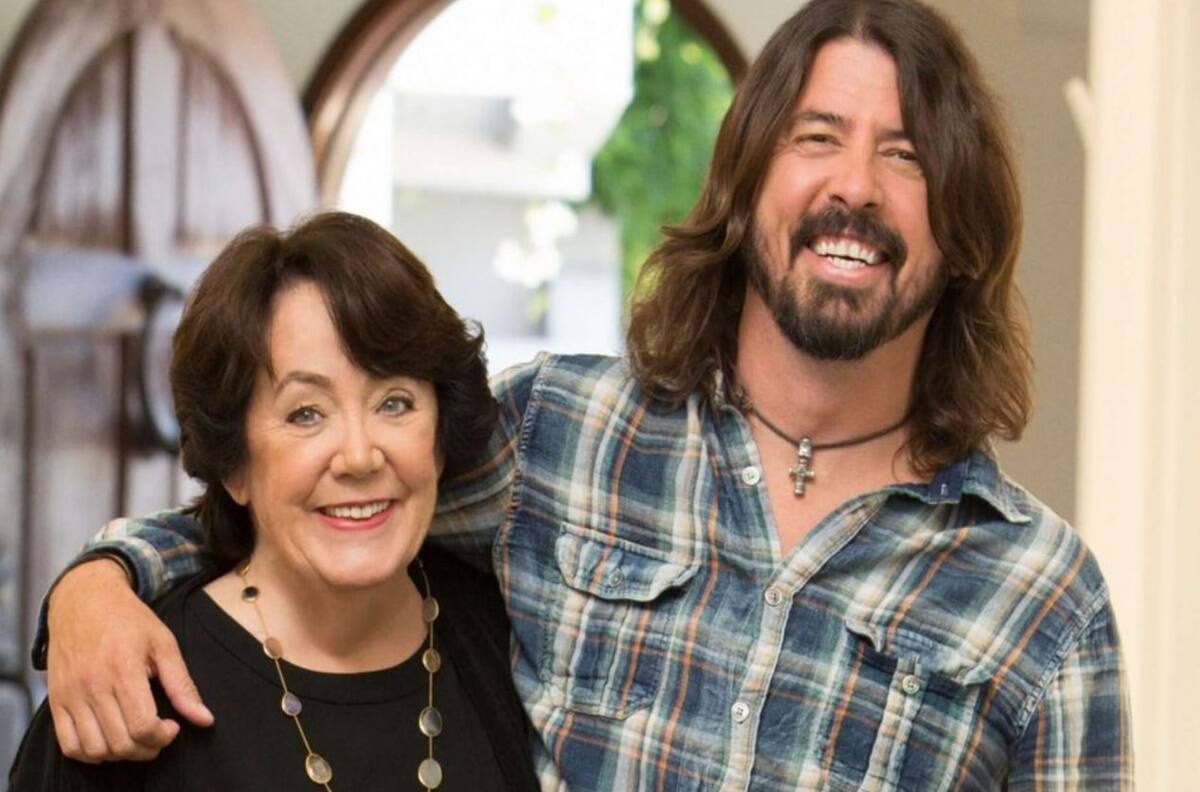 Dave Grohl lanza “From Cradle to Stage”, una serie que hizo junto a su mamá
