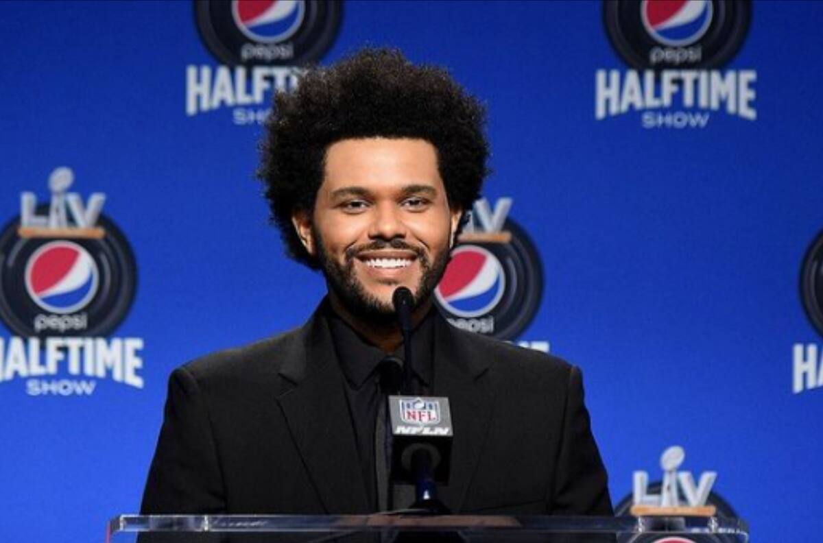 The Weeknd protagoniza los mejores memes tras su presentación en el medio tiempo del Super Bowl
