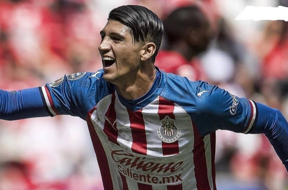Alan Pulido calienta más el Clásico Nacional entre América y Chivas