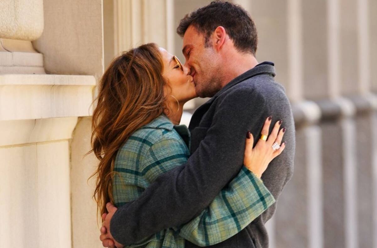 Ben Affleck y JLo protagonizan romántica sesión de besos en Nueva York