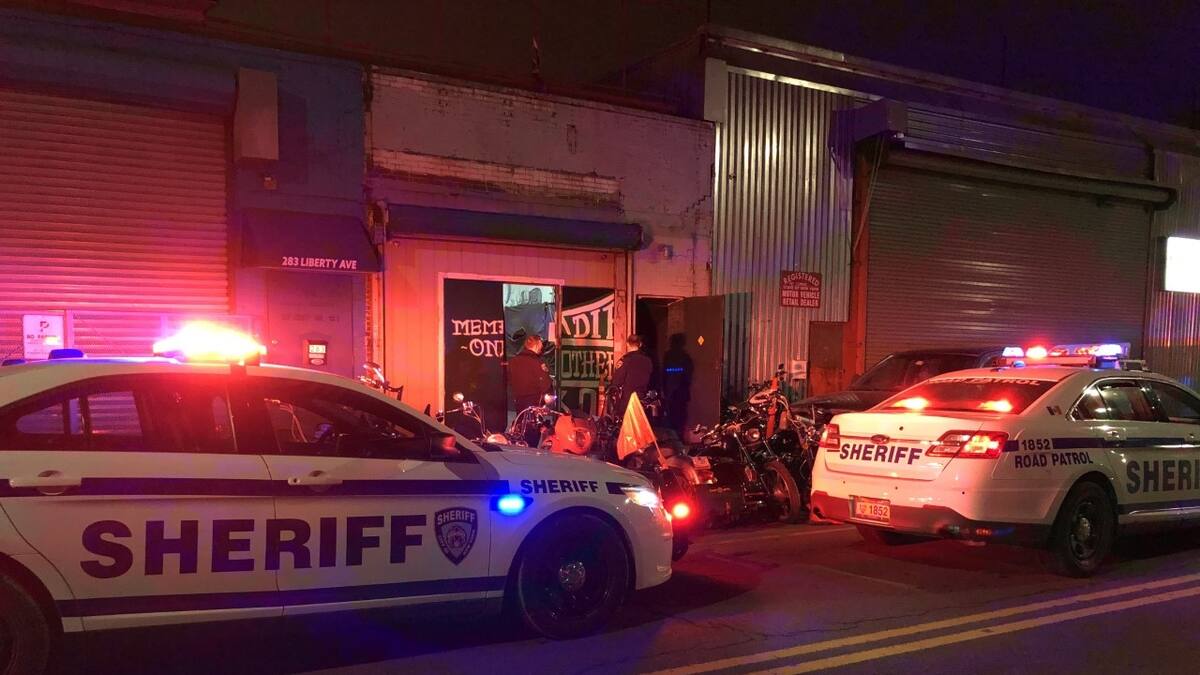 Policía interrumpe tres fiestas clandestinas con temática del Super Bowl en Nueva York