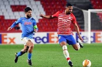 Sin “Chucky” Lozano, el Nápoli cayó ante el Granada