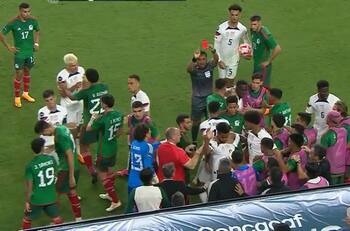 VIDEOS | Así fueron las batallas campales en el Clásico de México vs Estados Unidos: cuatro expulsados
