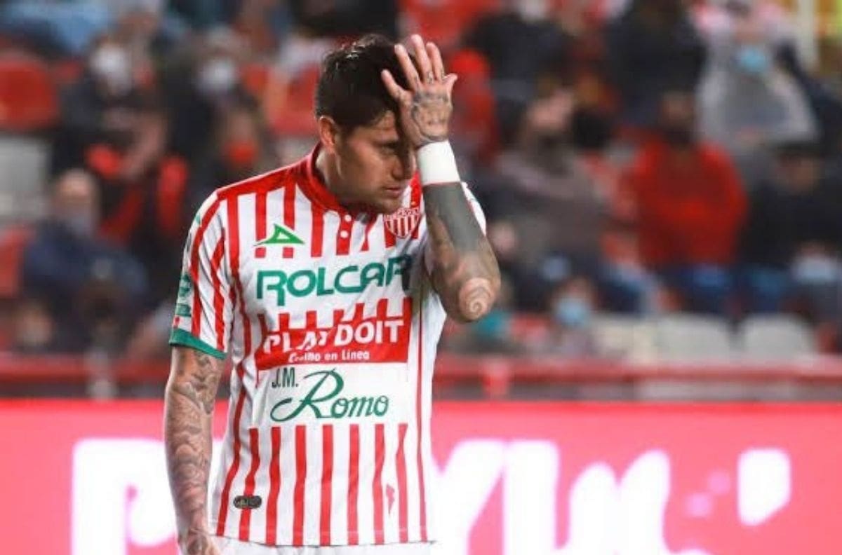El complicado momento de Nico Castillo: sin equipo en la Liga MX o Chile