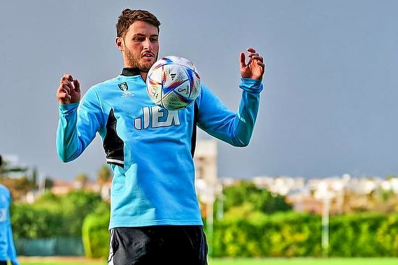 El delantero mexicano Santiago Giménez aparece en la órbita del AC Milan y Atlético de Madrid.