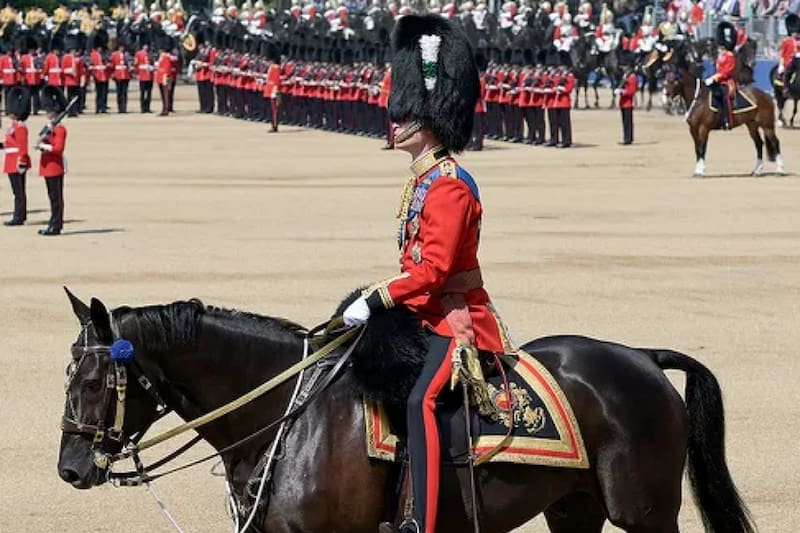 El heredero al trono encabezó el ensayo de lo que será el primer Trooping the Color de Carlos III como rey.