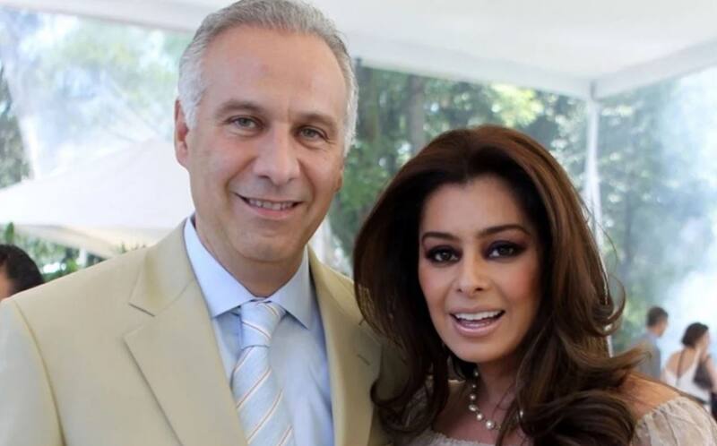 Yadhira Carillo ha apoyado a su esposo, Juan Collado desde que está en la cárcel.