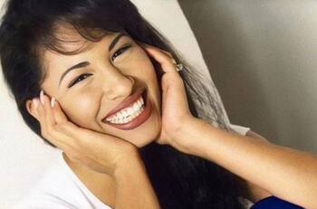 Selena Quintanilla luce hermosa y alegre, en inédita foto compartida por Chris Pérez