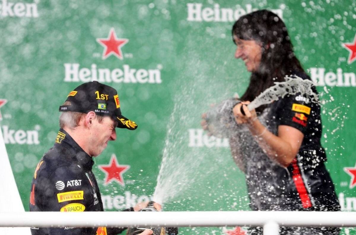 La felicitación de Hannah Schmitz a Max Verstappen tras su Bicampeonato en Fórmula 1