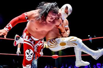 Místico regresó a la Arena México en plan grande