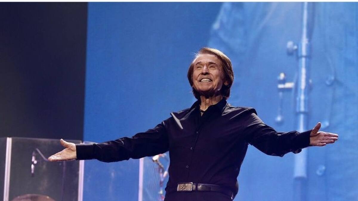 "Me siento bien" asegura el cantante español Raphael, tras dar positivo a covid-19