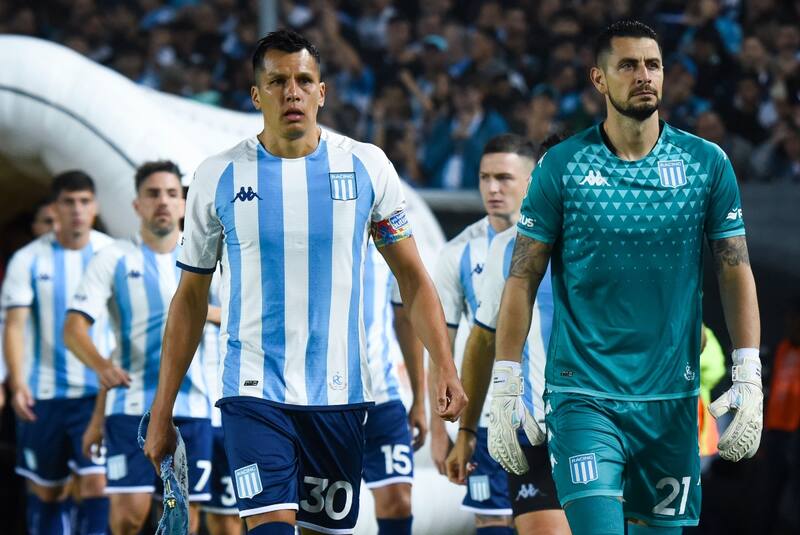 Racing va por el triunfo en el Clásico de Avellaneda.