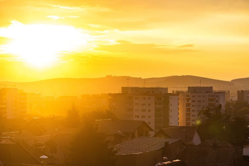 La ola de calor afecta a más de 23 estados y continuará hasta finales de junio.