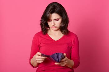 ¡Atención! Estas son 5 causas por las que no te rinde el dinero