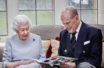 La Casa Real trabaja en una revisión de sus "políticas de diversidad" tras las acusaciones de Markle