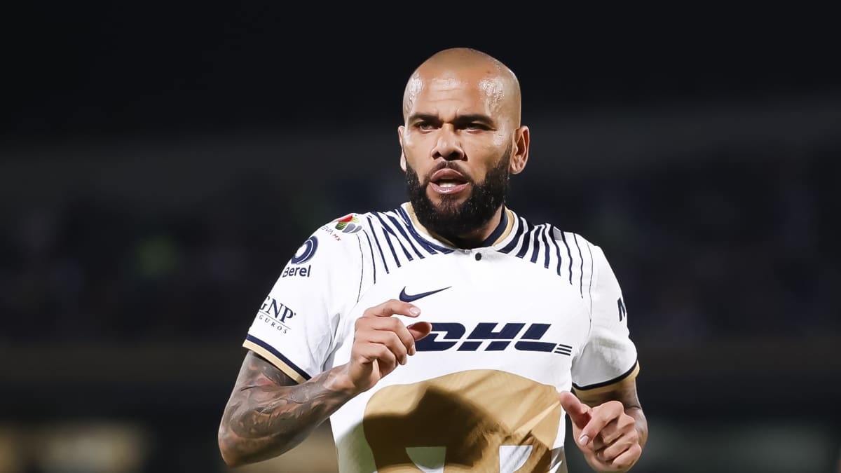 Dani Alves fue denunciado formalmente en Barcelona pese a aclaración