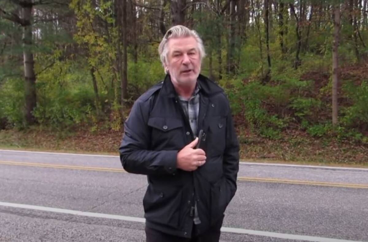 Alec Baldwin reaparece y habla por primera vez del accidente en el que murió Halyna Hutchins