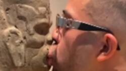 VIDEO VIRAL: Artista besa y lame piezas prehispánicas del Museo Nacional de Antropología