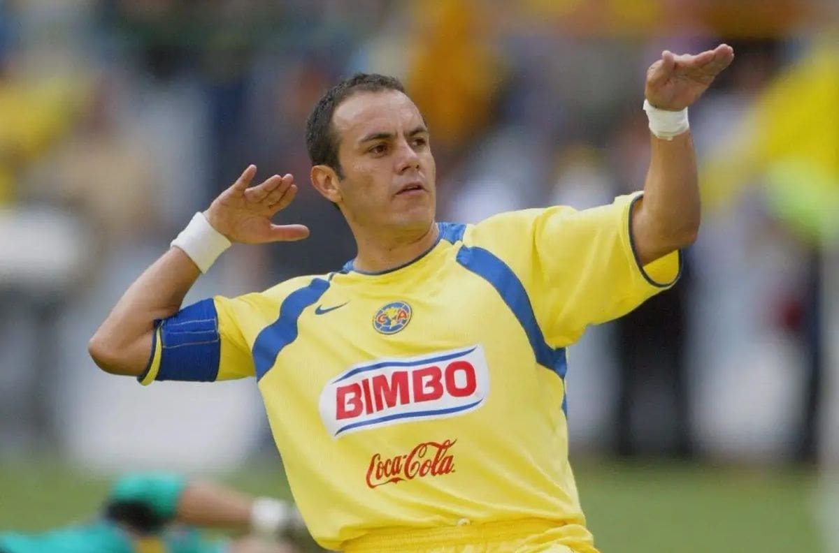 La vez que Cuauhtémoc Blanco retó a golpes a un exdirectivo de Pumas