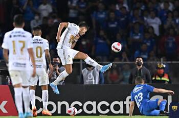 Pumas venció 2-0 a Pachuca y calificó al repechaje