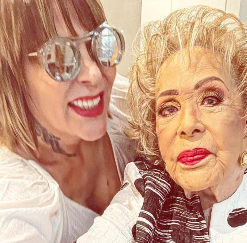 La cantante celebró junto a su madre su cumpleaños