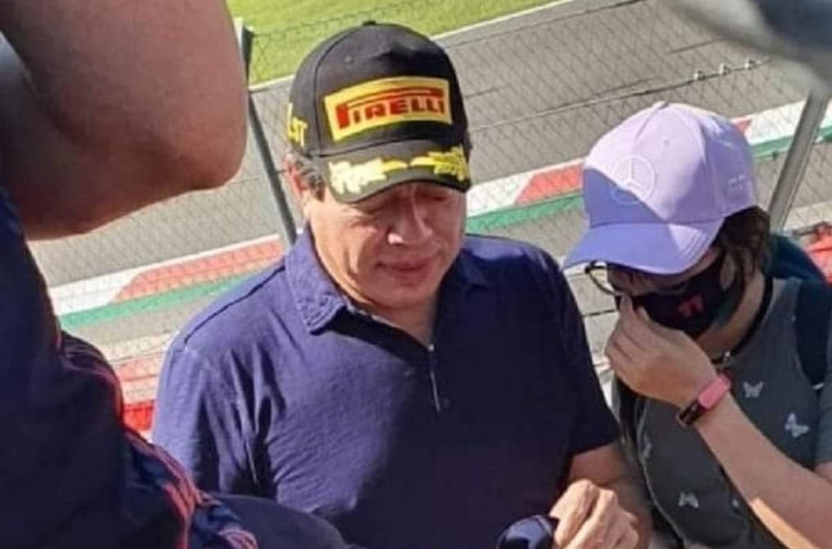 Critican a Mario Delgado, presidente nacional de Morena, por asistir al GP México de F1