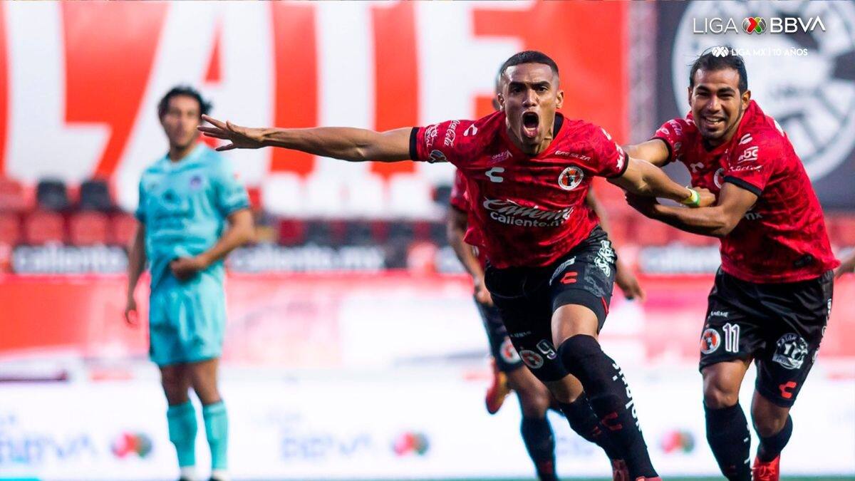 Estos han sido los peores DT chilenos en la Liga MX