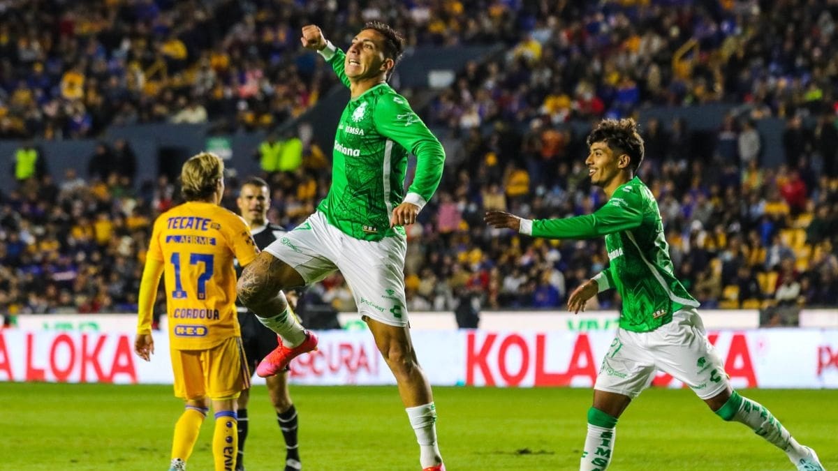 Javier Correa de Santos Laguna es la prioridad de este grande de Chile
